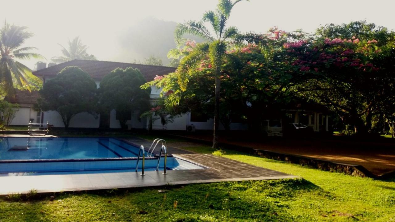 Randiyaepiliyagoda Resort アビッサウェッラ エクステリア 写真
